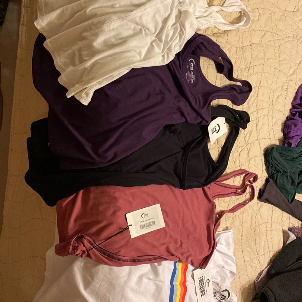 Zyia tanks